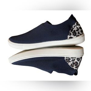 Navy Blue & White Animal Print Flats Size 9/10